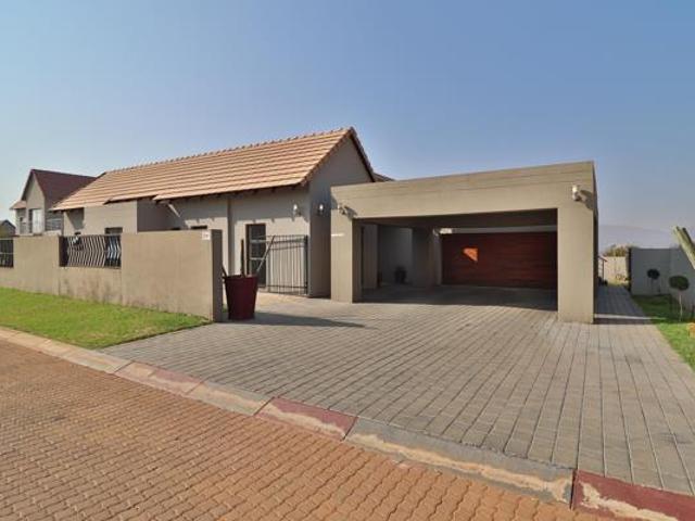 3 Bedroom House in Leloko Lifestyle & Eco Estate