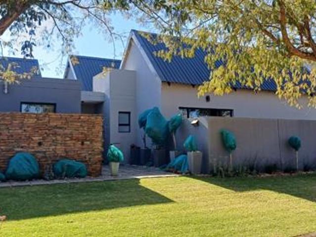 3 Bedroom House in Leloko
