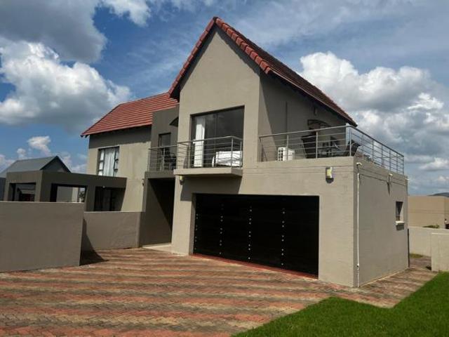 3 Bedroom House in Leloko
