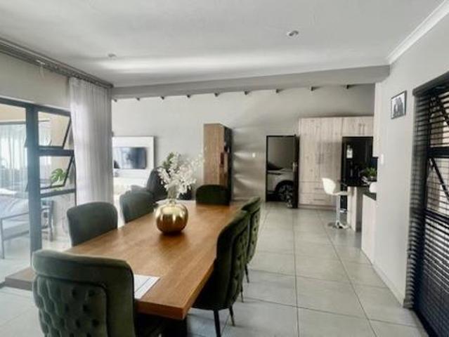 3 Bedroom House in Leloko