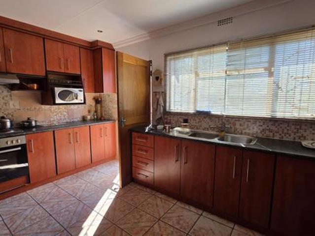 3 Bedroom House in Lemoendraai