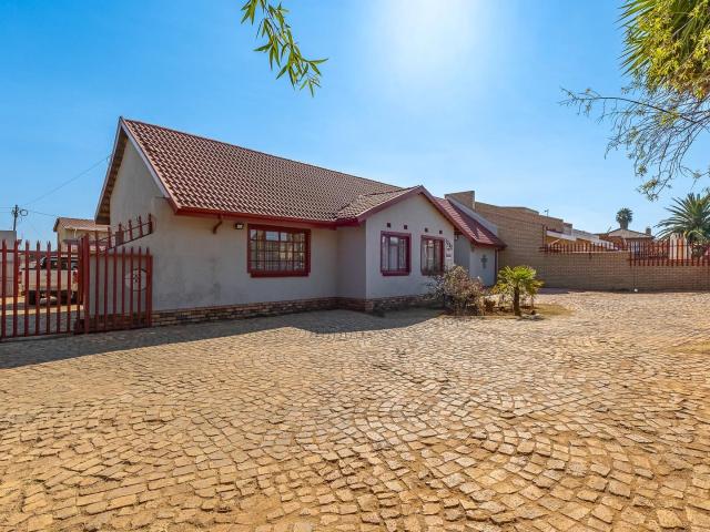 3 Bedroom House in Lenasia South