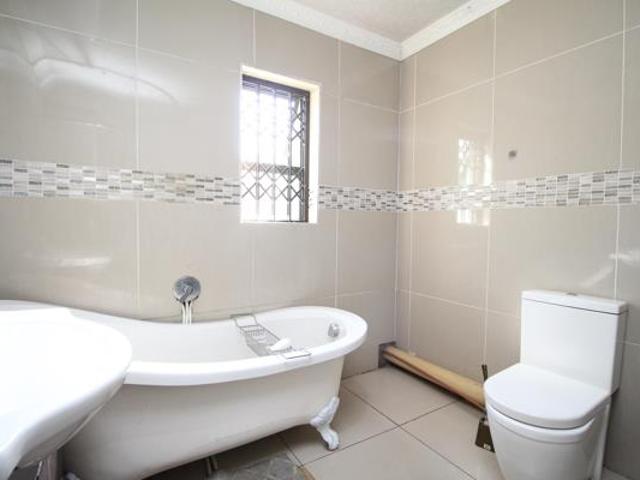 3 Bedroom House in Lennox Estate