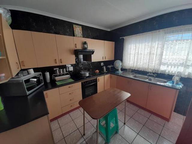 3 Bedroom House in Lennoxton
