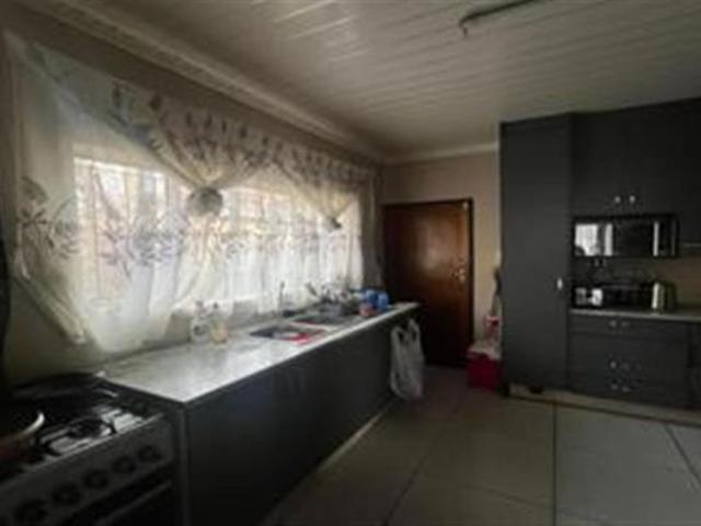 3 Bedroom House in Lennoxton