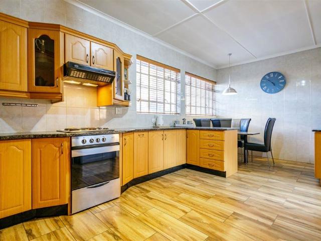 3 Bedroom House in Libradene