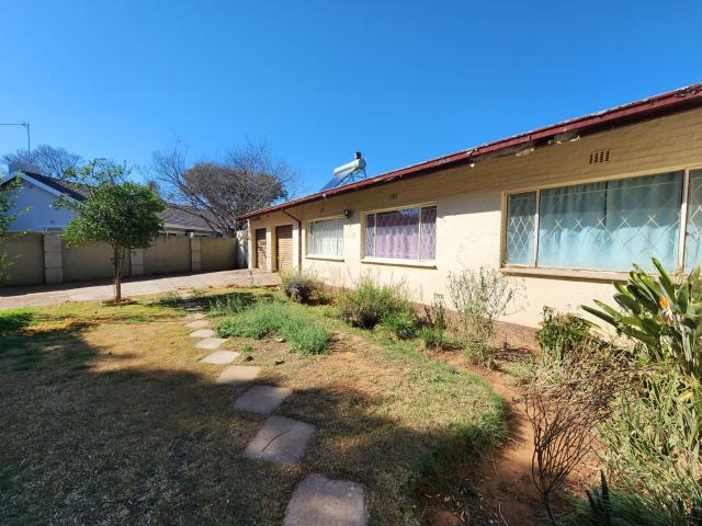 3 Bedroom House in Lindene