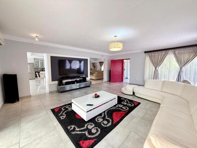 3 Bedroom House in Lindene