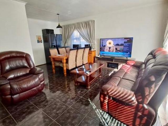 3 Bedroom House in Lindhaven
