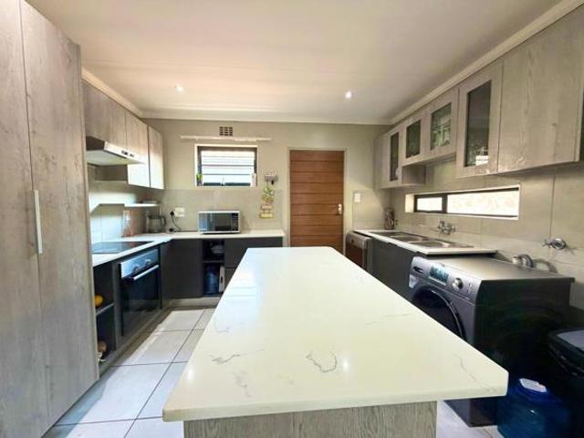 3 Bedroom House in Lion Pride