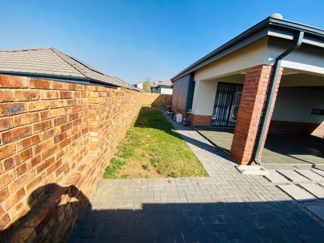 3 Bedroom House in Lion Pride