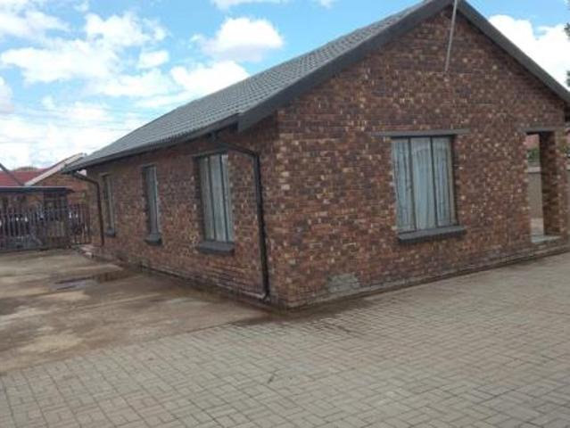3 Bedroom House in Mmabatho unit 14