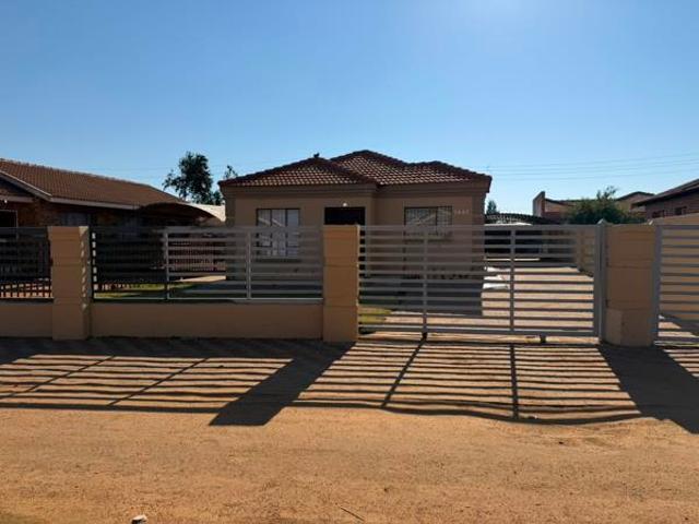3 Bedroom House in Mmabatho Unit 14