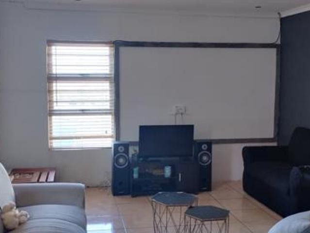 3 Bedroom House in Motherwell