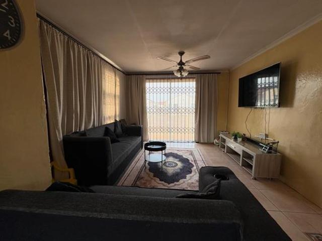 3 Bedroom House in Motherwell