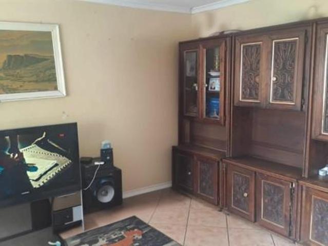 3 Bedroom House in Motherwell