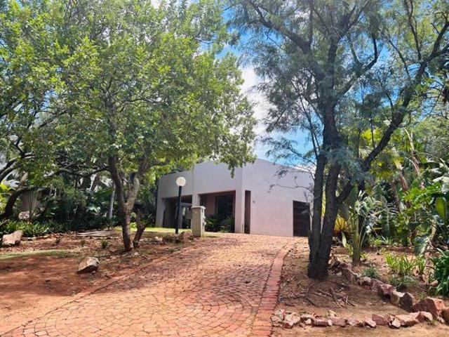 3 Bedroom House in Mount Amanzi