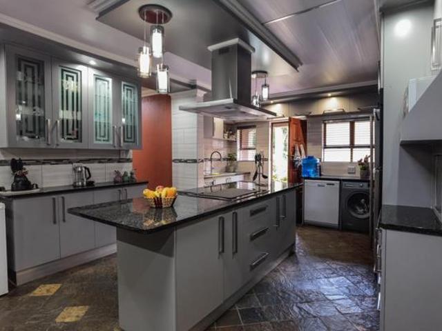 3 Bedroom House in Mount Amanzi