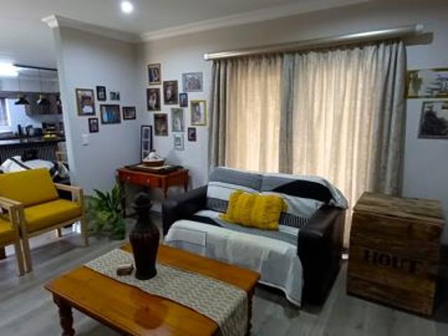 3 Bedroom House in Mount Royal Golf Estate