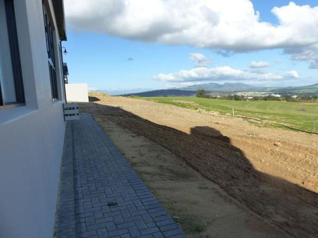 3 Bedroom House in Mount Royal Golf Estate