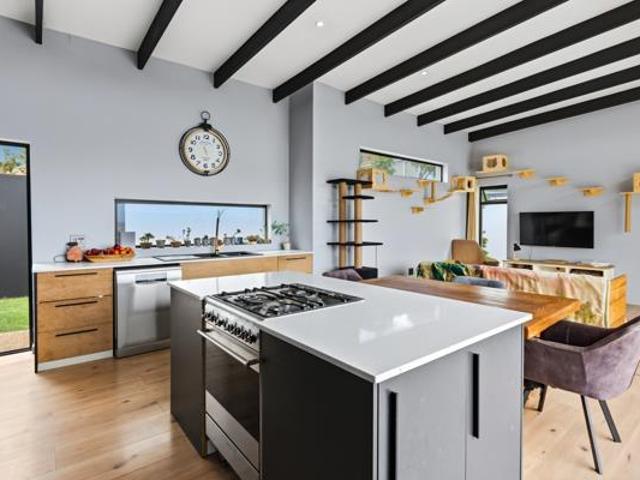 3 Bedroom House in Mountainside