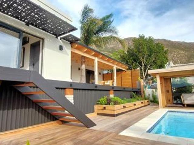 3 Bedroom House in Mountainside