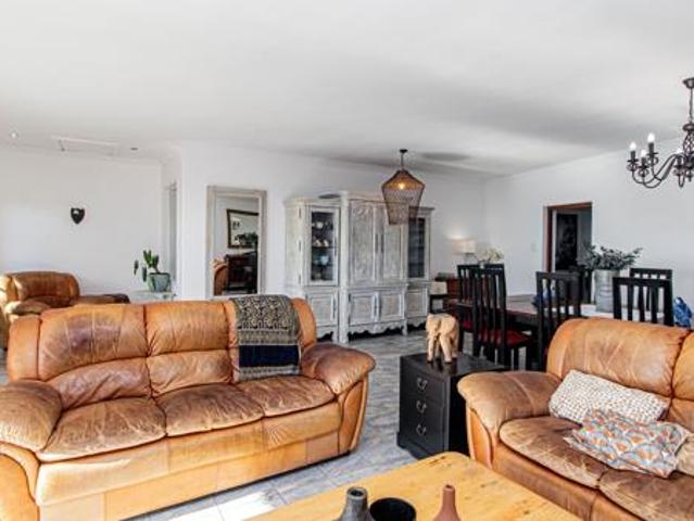 3 Bedroom House in Mountainside
