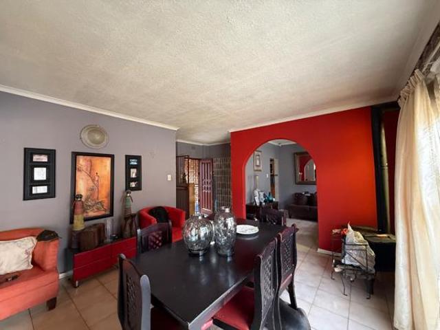 3 Bedroom House in Model Park