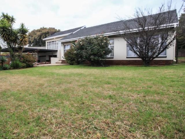 3 Bedroom House in Model Park