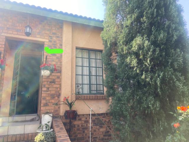 3 Bedroom House in Model Park