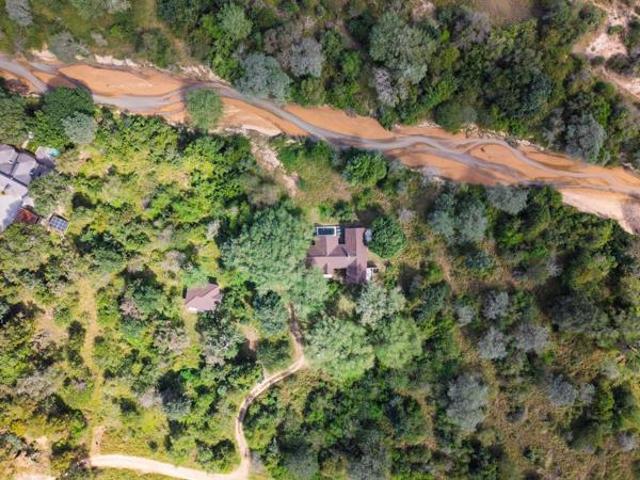 3 Bedroom House in Moditlo Nature Reserve