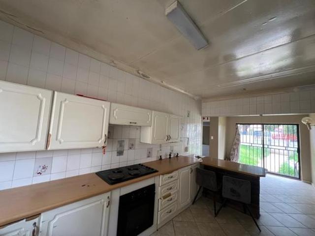 3 Bedroom House in Moffat View