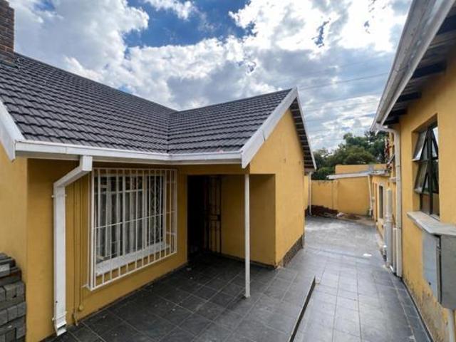 3 Bedroom House in Moffat View