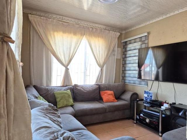 3 Bedroom House in Mohlakeng