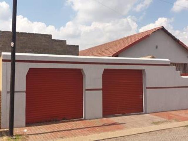 3 Bedroom House in Mohlakeng