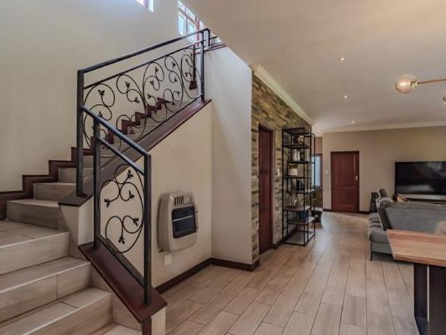 3 Bedroom House in Monavoni