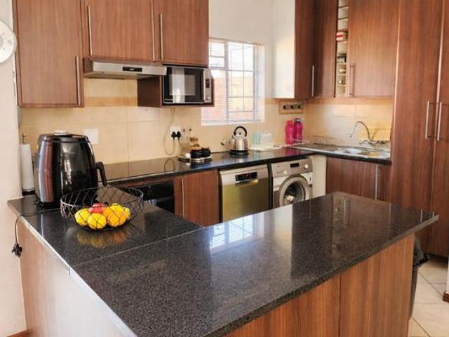 3 Bedroom House in Monavoni