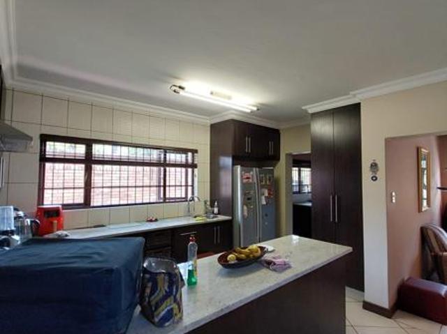 3 Bedroom House in Montana Tuine