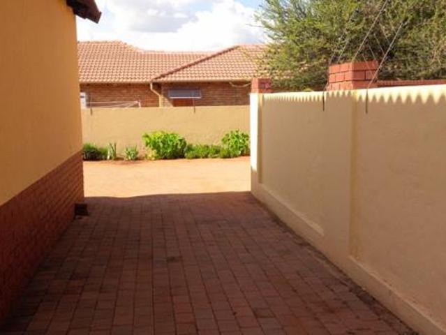 3 Bedroom House in Montana Tuine
