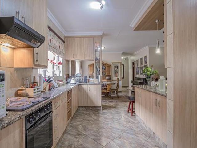 3 Bedroom House in Montana Tuine