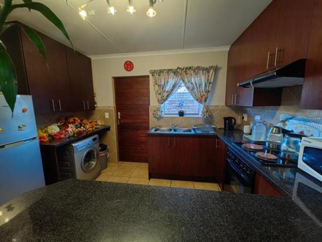 3 Bedroom House in Montana Tuine