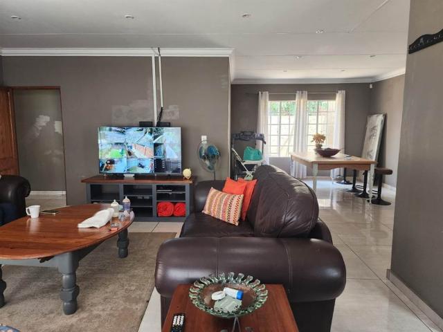 3 Bedroom House in Montana Park