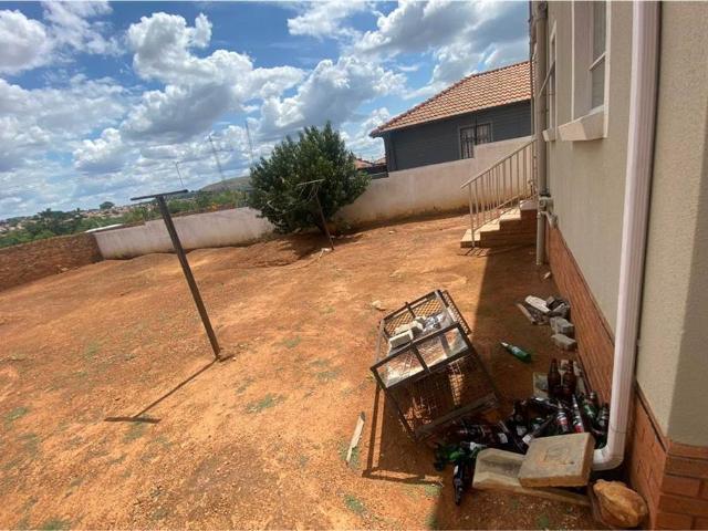 3 Bedroom House in Montana Park
