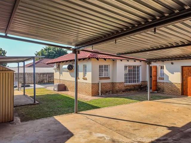3 Bedroom House in Mooinooi