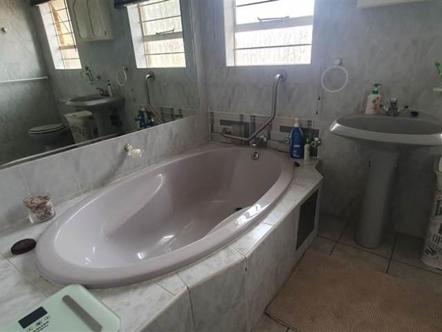 3 Bedroom House in Moreleta Park