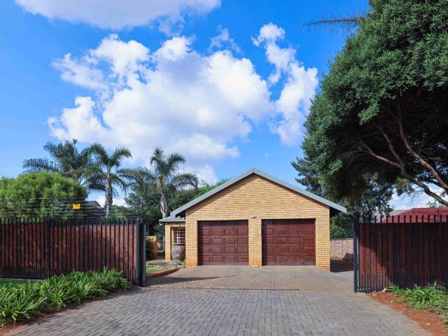3 Bedroom House in Moreletapark