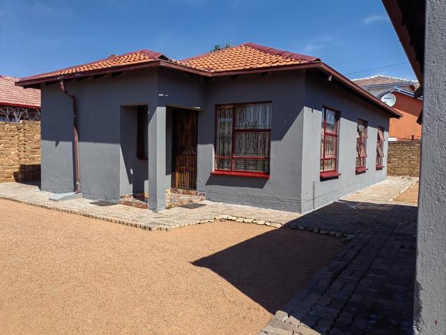 3 Bedroom House in Mabopane