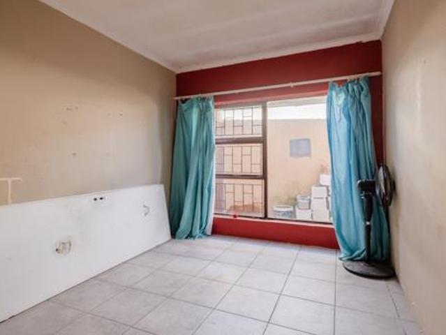 3 Bedroom House in Macassar