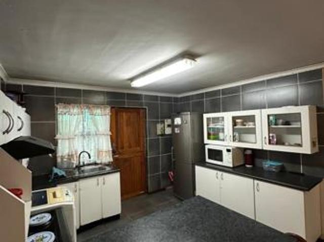 3 Bedroom House in Macassar