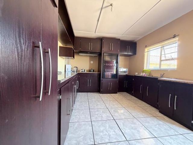 3 Bedroom House in Madeira Park